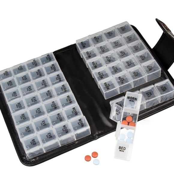Smart Essentials Floral 14-Day Pill & Vitamin Organizer - 7.5" L, 5" W, 2.25" H - Picture 2 of 5